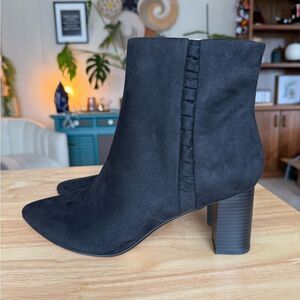 NWOT Clarks Suede Black Heeled Boots